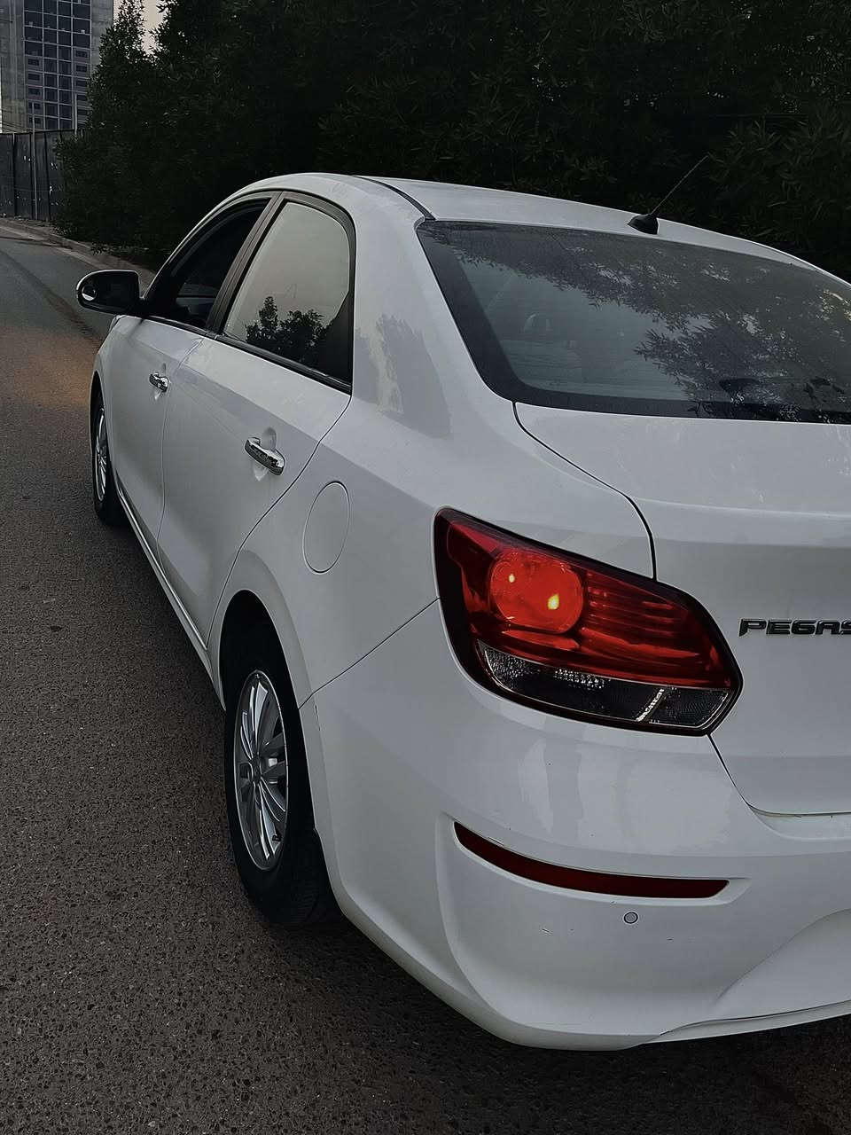 السلام عليكم ورحمة الله وبركاته 
للبيع كيا بيكاس موديل 2020 خليجي 
محرك دوش وكير AT 
ماشيه 53 الف 
استلام الدوليه واستخدام شخصي من 2020 لليوم  السياره جديده بمعنى الكلمه 
رقم بغداد دولي بأسمي تحويل ثاني يوم 
محرك كير صدر تبريد ع وضع الشركه 
كفاله عامه من الصبغ والمعجون والشخوط 
بيها طخه بالباب عكس السايق ع كد شبر فقط ممسويها لان متبين 
تخم تاير وباتري قبل شهر شادهن كله اصلي 
ومسويلها ادامه لغرفه الاحتراق ومنظومه البانزين 
دهن الكير مبدل من مشت 40 الف 
بدون اي نقص 
مواصفاتها 
ويل كب 
4 دسك 
حساس خلفي 
تحكم ستيرن 
يدات نيكل 
اشاير بالمري 
سنتر لوك 
ومسويلها تشغيل عن بعد 
السعر 109 وبيها مجال بسيط 
العنوان بغداد حي الجهاد 
***********
