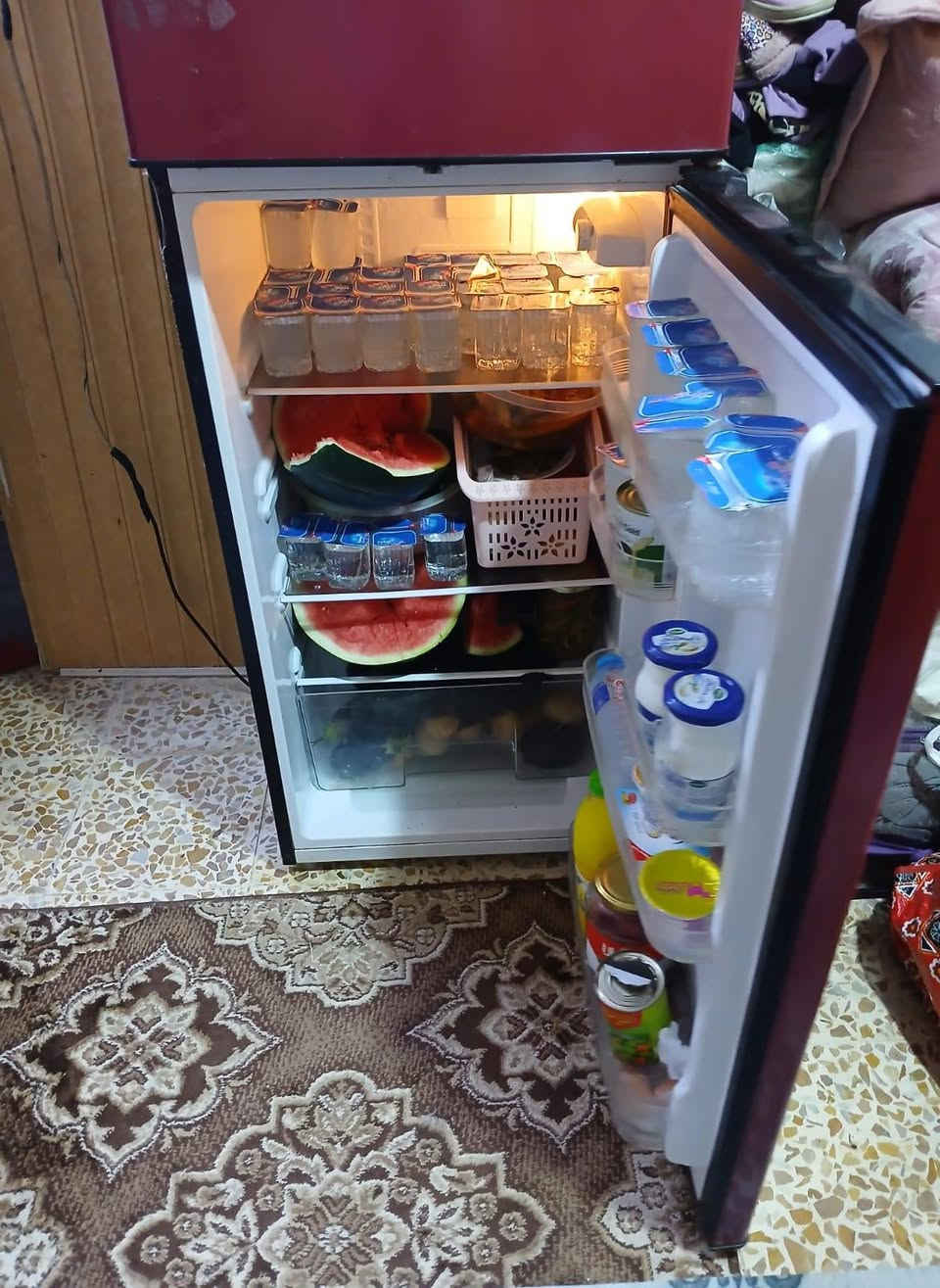 ثلاجه كلش نضيفه لبيع مكاني بصره صمعي ***********
