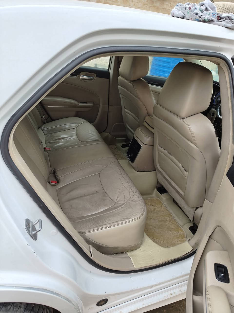 السلام عليكم
موديل 12 رقم شمالي أماني الجديد خليجي دواخل بيجي بدون ظرر بيها حزام صبغ 
بس بل خارج مصبوغه مكرك كير تبريد كله شرط محدث 23

اخوان رجا بس الشراي يجي خاص أو بل خدمه السعر 152


**إذا كنت صاحب هذا الإعلان وتريد حذفه لأي سبب، رجاءا أرسل رسالة إلى الدعم الفني**