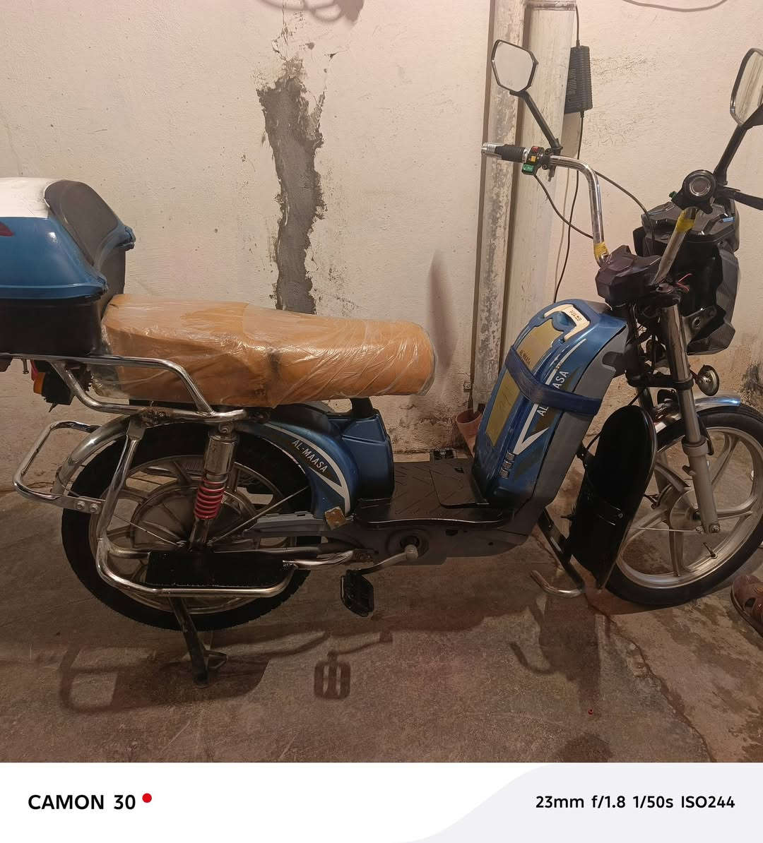 السلام عليكم عندي موتور للبيع باتريات يقرا على 10 جدد الباتريات اليوم الجمعه بدلتهن الموتور شافت عينكم نظيف معكم راوس مطر نظيف مرتب راوس وبيع ابيع عادي وش تريدون انا حاضر المواطر نظيف بيتي بالشهداء فرع جامعه انبياء بشهر 12 يوم ارتبط مشمشه الموضوع نظيف مرتب وهذا قدامكم تريدين انا حاضر هذا رقمي بي هذا رقمي موجو ***********
