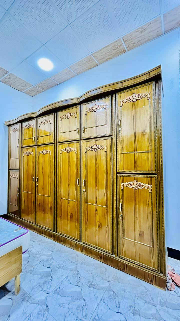 سلام عليكم للبيع غرفه نوم هودج خشب صاج داخل وخارج   استخدم قليل عنوان الرمانه  سعر مليون 50 وبي مجال
*********** /واتساب
