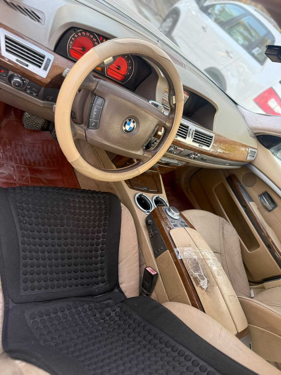 السلام عليكم . بيئم  730l باخره ادوات

مكينه ٦ سلندر  3000cc

وارد خليجي 

مكينه گير شرط 

حدادية نص عمر

تبريد بي بروده قليله كمبريسر شغال 

وفان شغال كهربائيات شغاله 

بيها لوحه بغداد تخم بلكات جديد ودهن جديد اليوم بدلت 

اتعهدلك سرقه وعشاير وطلب 

سعرها بلاش 35 ورقه 

مكان السياره الناصريه 

للاستفسار الاتصال 

***********

