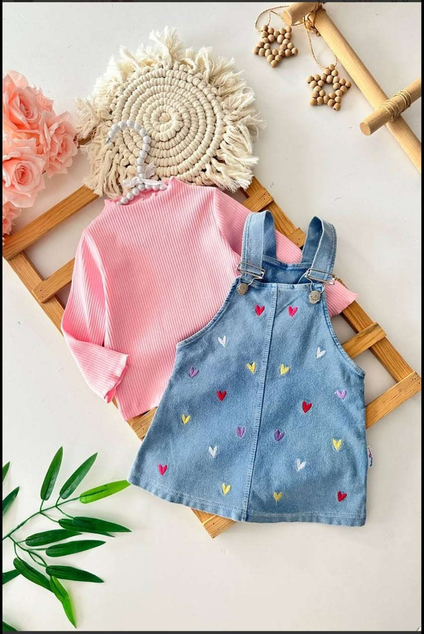 ✨ طقم بناتي يجنن ✨
بلوزة الوان  ناعمة + صدريه  كابوي  مطرز بقلوب ملونة 💕
الأناقة والبساطة بطقم واحد 😍
👧 مناسب للبنات الصغيرات
🚚 يوجد توصيل لكل المحافظات
📲 للطلب والاستفسار واتساب: ***********
#بنات_العراق #ملابس_اطفال #طقم_بناتي #موضة_اطفال #تسوق #التيك_توك #أمهات #اطفال #جديدنا
