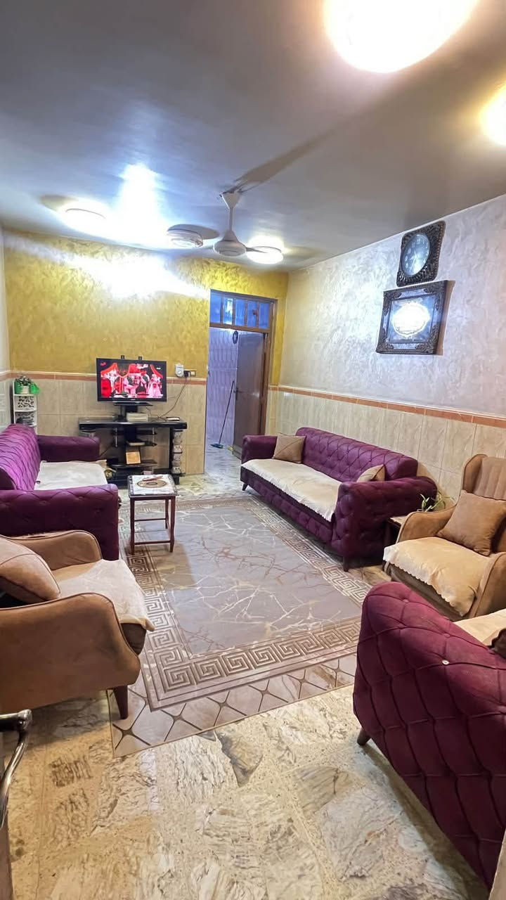 السلام عليكم
للبيع بيت 🏠
المساحة : 75 متر الواجهة 3.75 والنزال 20
الموقع📍: الشعب الكويتي خلف مجمع النخلة شارع نظيف و واسع وكدام البيت حديقة ماكو بيوت موقع مميز
المحتويات : كراج +استقبال+ حولي ( يرهم يكون مطبخ+ خدمات+ غرفة
الطابق الثاني: غرفتين نوم وخدمات
السعر🏷️: 210وبي مجال للشراي
***********
