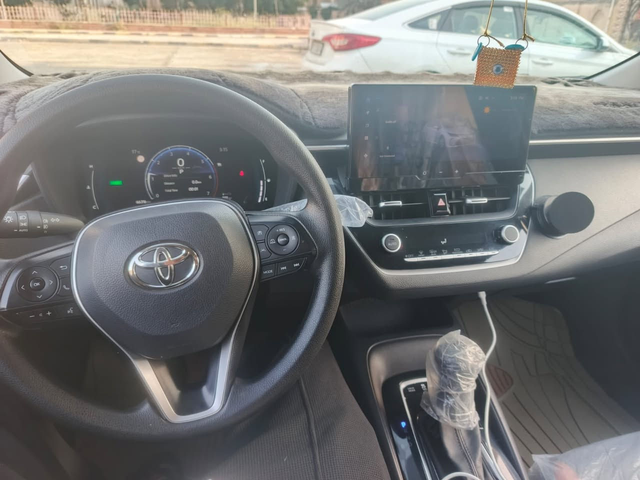 كورولا مديل 2024 ماشيه 67 رقم واسط حره فول مواصفات دواخل مشمشي  مكان السيارة بصرة كفالة عامه عده طخه كلش بسيطة ما تبين السياره كلش جديدة السعر 140 قفل ***********
