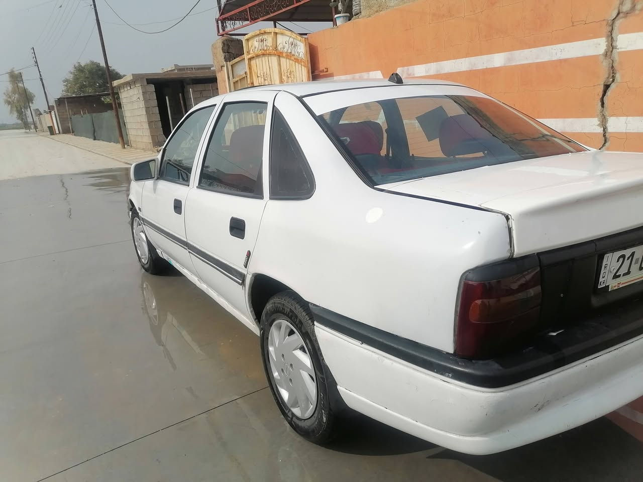 اوبل موديل ١٩٩٠ محرك ٢٠ سنوي جديده نافذه لغاية ٢٩ شرط گير ومحرك سعر ٤٥ شراي يتصل ***********
