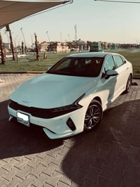 K5 مديل2022 السياره خليجي  فول ما عده البنورامه  كشنات جد تحكم كهرباء ...