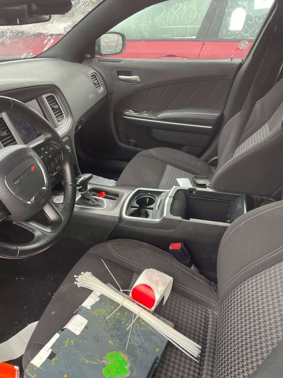 سلام عليكم 
دوج جارجر للبيع مديل 2023 النداء لأخير 
حادثه تبديل فقط باب نفس الون كفاله من الصبغ وبارد بحافه البنيد بدون لا دواخل ولا ايرباك كله كفاله 
سياره جديد جدا استخدام شخصي 
مكانه بغداد لامين للاتصال ***********
