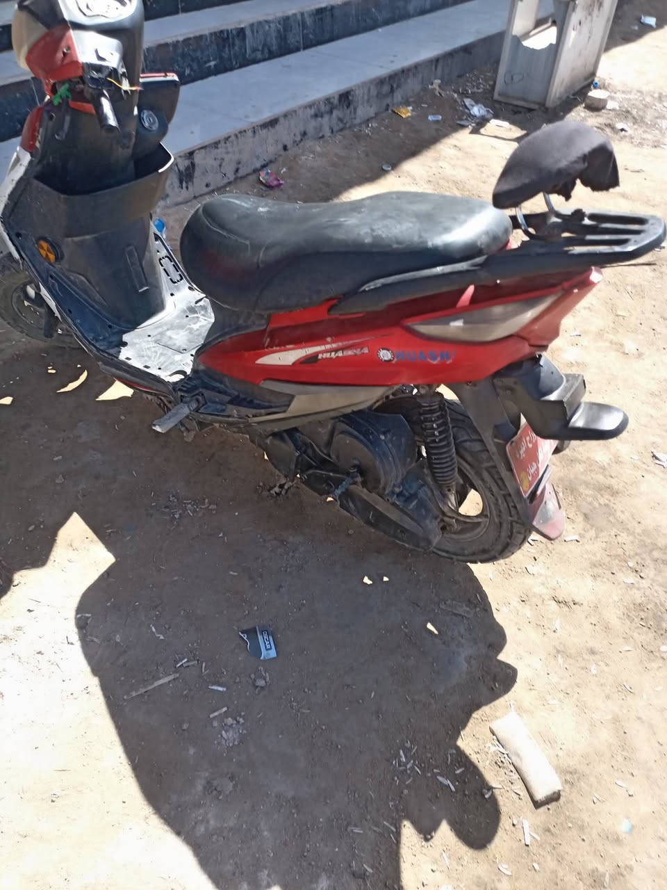 السلام عليكم دراجة سكنكس محرك ماكس عدلة دراجة شغالة هندر واحد عوز بس كلجات تعبانة شوية السعر 150 او مجال حك الجية الرقم *********** وتساب
