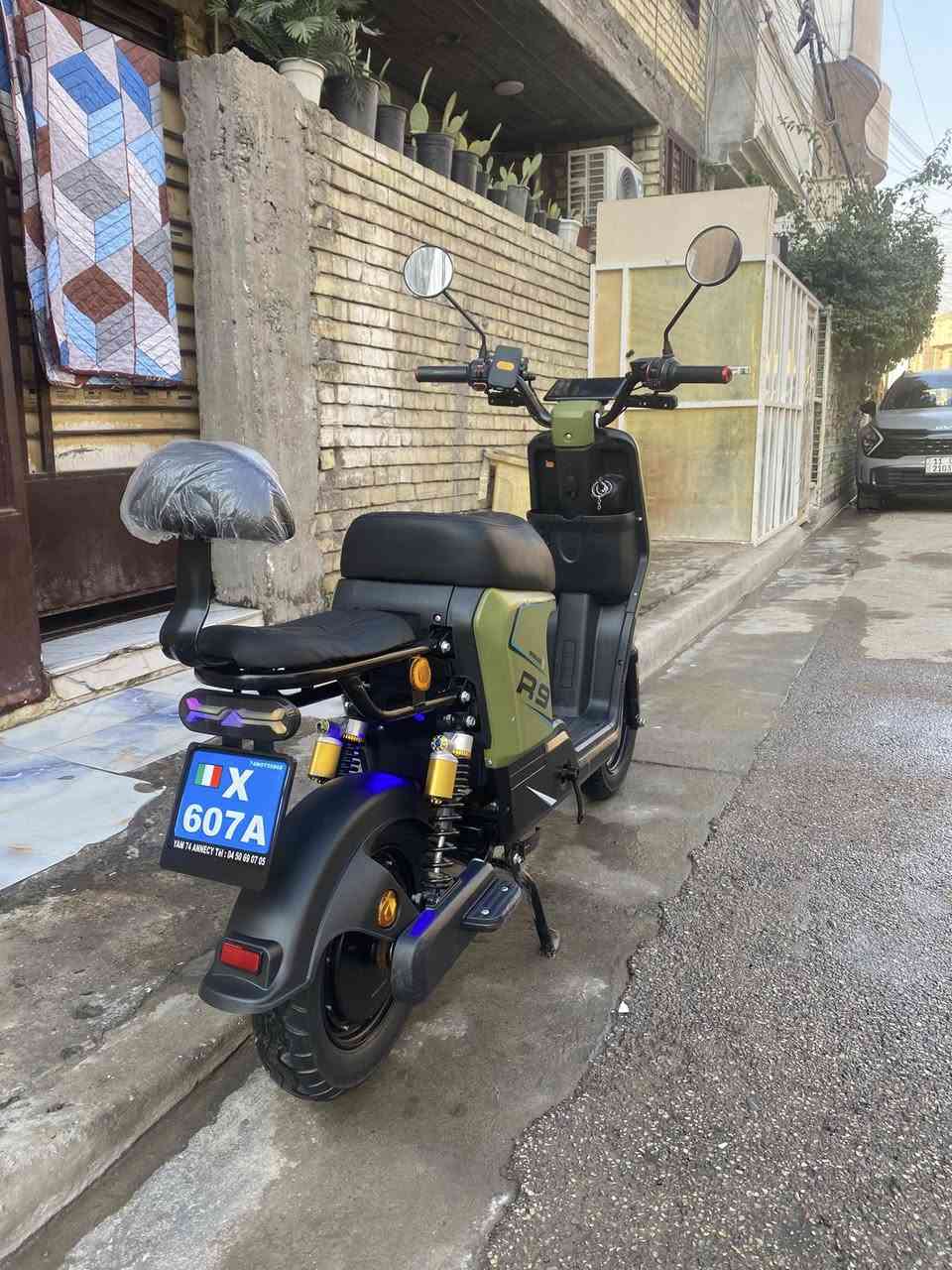 سلام عليكم دراجة ار٩ للبيع دراجة نضيفة ٥بطاريات اكبارملف ٢٠٠٠ كلشي  بيها شغال اليردهه يتواصل على هاذا الرقم *********** مديل ٢٠٢٥ رايدهه٤٥٠ او بيهه مجال
