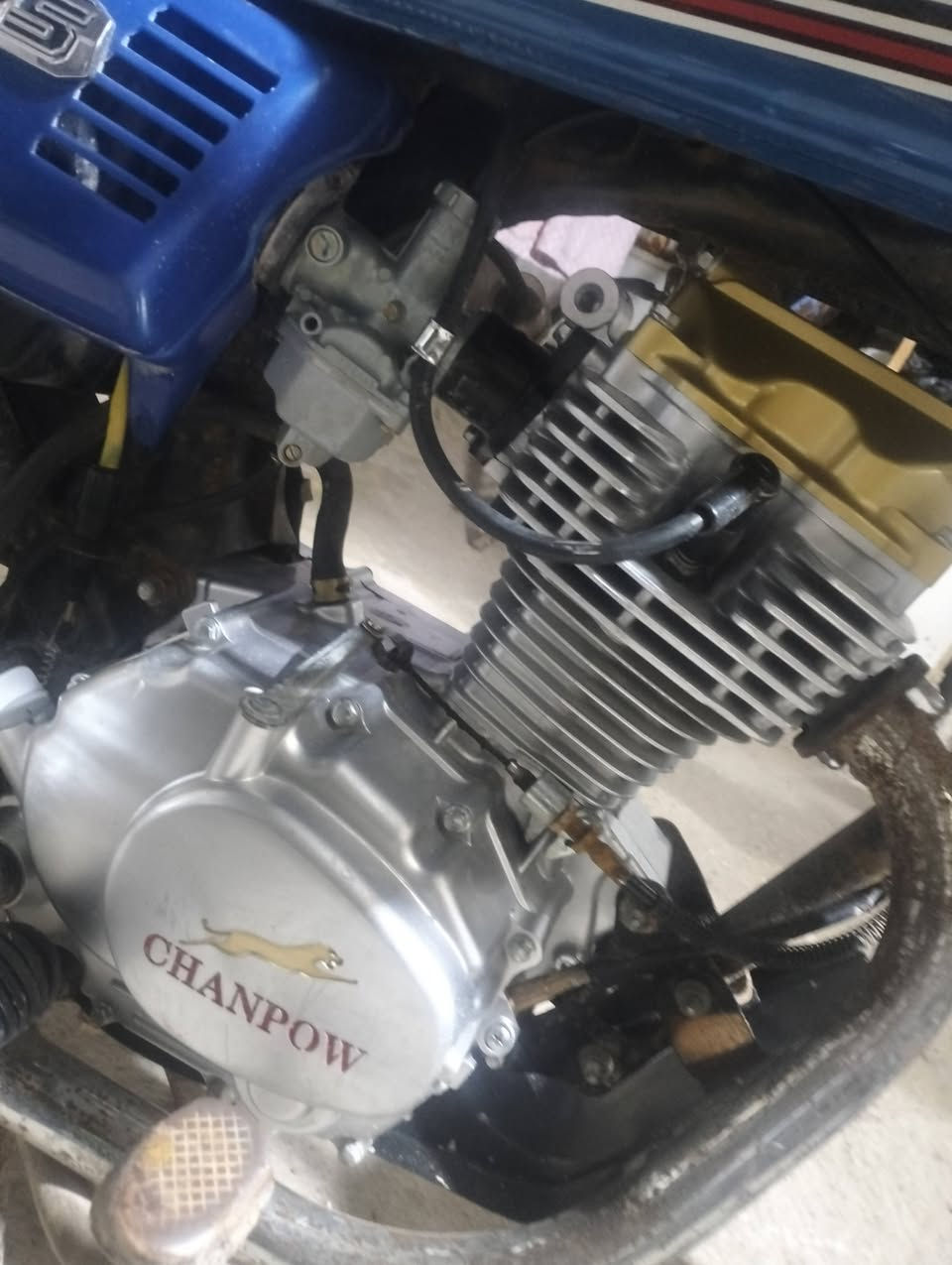 سلام عليكم مكينه دراجه للبيع المكينه حديده صالي شهر من شديت المكينه مكفوله من كلشي وسرعه ومعدل وهل تشوف نضافه فول السعر 250 قفل قفل كلش المكان البصره جزيره بس تنزل جسر خالد ***********
