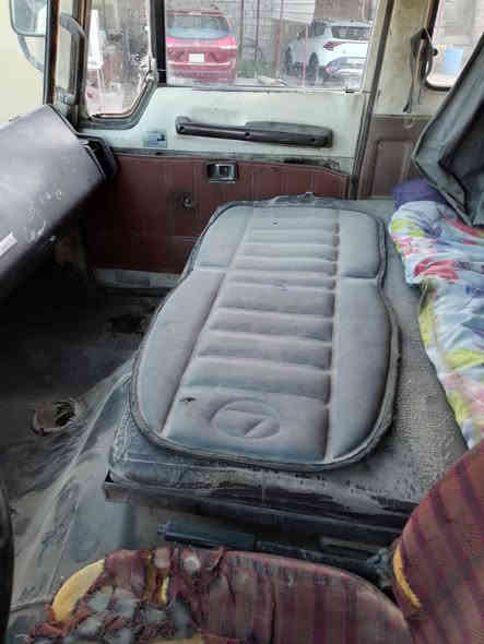 للبيع فقط سياره هينو جيش شعبي
موديل 1984 سنويه بدي عليه بطل 9000لتر وبديه البلادي هم موجود ويا رقم بغداد سنويه 26 سياره جاهزة كير محرك
 اكسل قمارة نضيفه سيارة جاهزة للعمل العنوان ديالى بعقوبه السعر60 ورقه ***********
