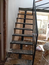 حداد متنقل اعمل كافه اعمال الحداده باب شباك سندويج كيربي مسقفات محجرات...