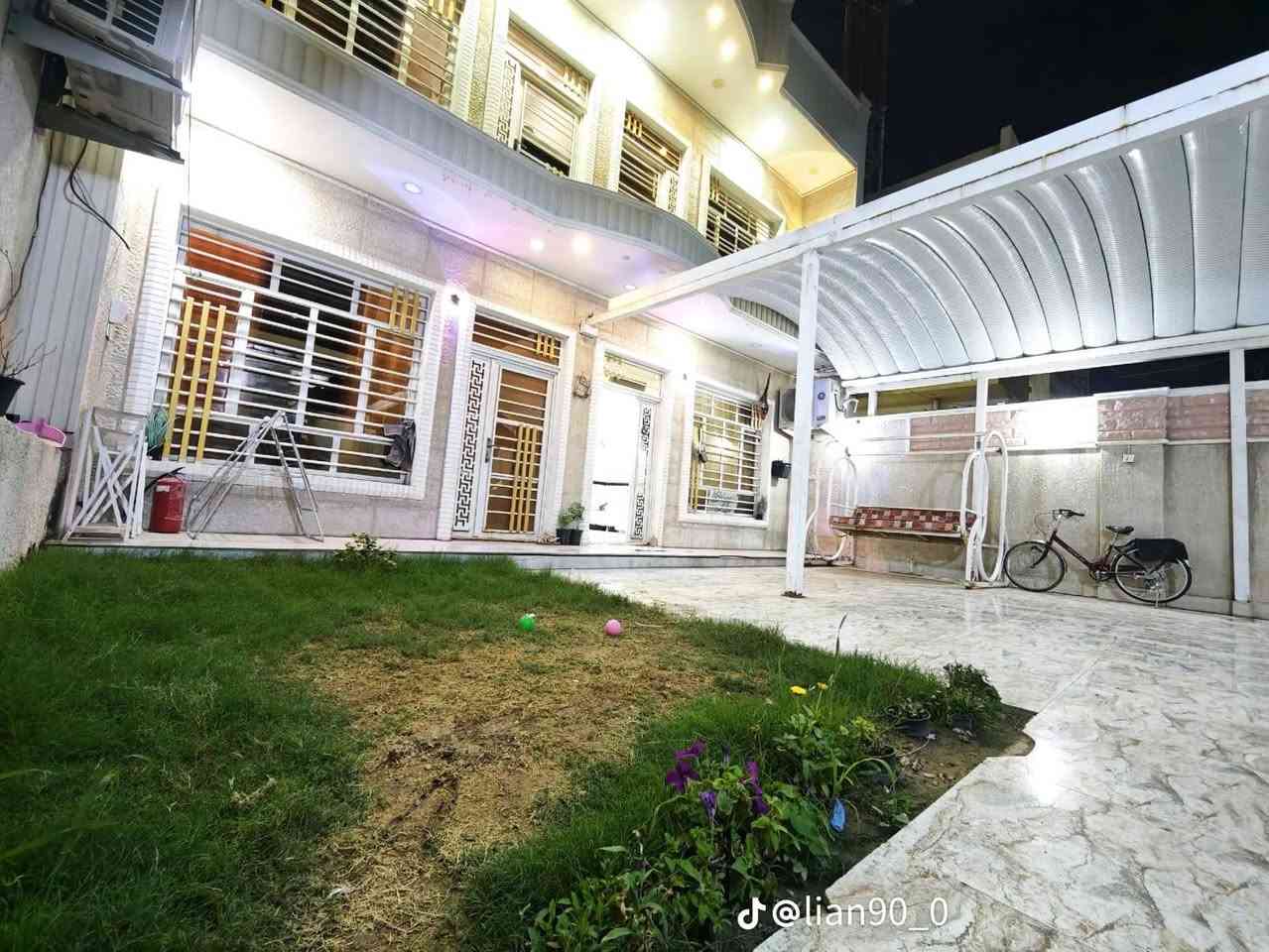 دار للبيع قطاع ٣٠ بظهر السايدين مقابيل الروضة  الرياحين مساحة ٢٢٥ متر طابقين للاستفسار اتصل على الرقم *********** باقي التفاصيل داخل الصور ***********
