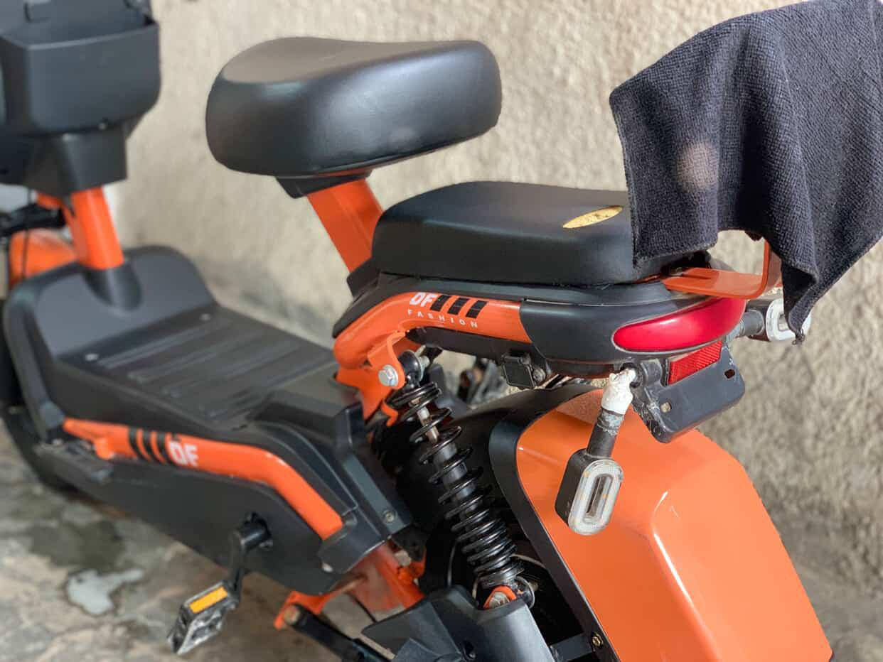 السلام عليكم
دراجة شحن iBike
للبيع الدراجه نضيفه كلش شكله احلا من الصور 
بيها سويجات ثنين وبصمتين 
تشغيل عن بعد الدراجه كل نقص مابيها عدا الاشاره الخلفيه اليسره البطاريات جدد قبل شهرين مبدلات 
. مكلف بل نشر
العنوان بغداد جسر ديالى. 
الاستفسار. ***********
