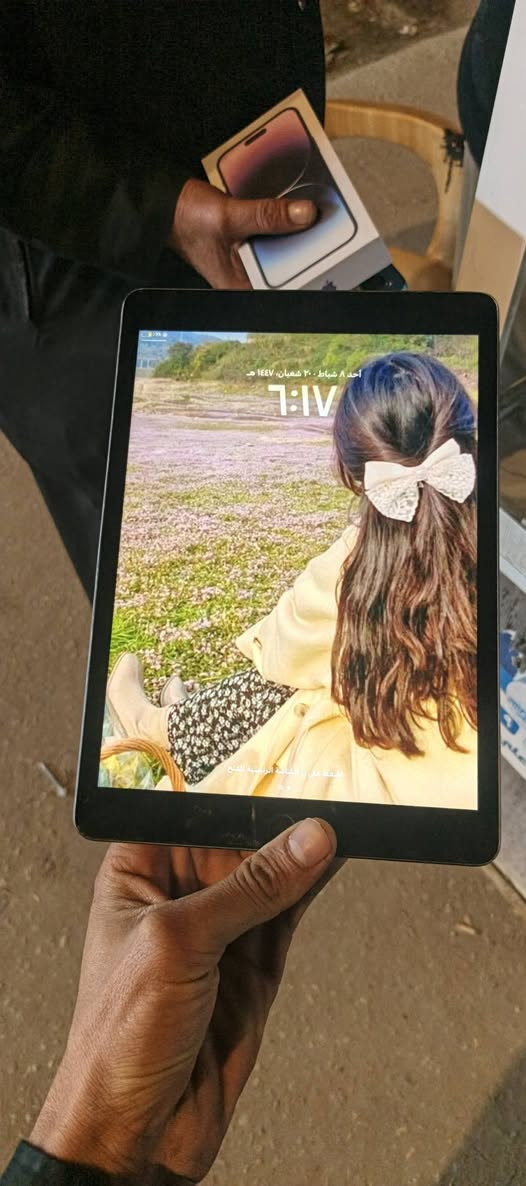 سلام عليكم عندي إيباد للبيع ٨ هوه و ويا شاحنه مال ١٣ برو ماكس فقط ايكلودواكف طلبو علي ٢٥ابيعه ما مصلح سابقا مفتوح مبدل بطاريه ١٥٠ و بي مجال تسصال ***********
