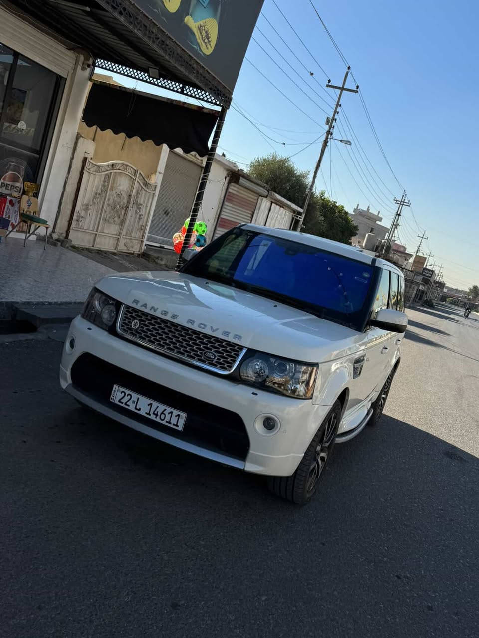 السلام عليكم
رانج روفر للبيع مديل 2011 السيارة فول مواصفات ومعروفة ميحتاج اذكرها الجناية يعرفوها مكينة 8 سلندر 5000 بدون سوبر المرغوب رقم اربيل جديد بسمي تحويل مباشر السيارة قطعة وحدة صبغ بدون دواخل بدون شاصي مكفولة كفالة عامة والسيارة حيل نظيفة بالخير على الياخذها مكان السيارة كركوك
سعر 135 وبيها مجال 
رقم مبايل ‭0770 136 9133‬
