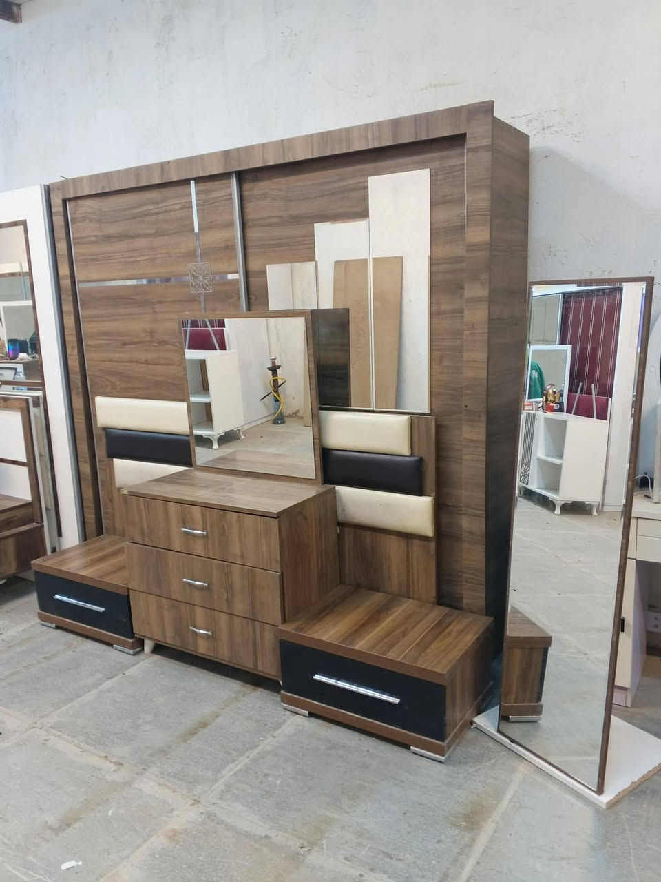 غرفه تركي 6قطع اخت الجديده..السعر 400 مع شد ونقل.الحجز واتس ***********
