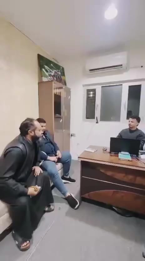 #اعلان_على_صفحة_سعدي_دلف
​🏍️ تبيـع تلفونك علمود تشتري دراجة؟ لو تستأجر "زيرو" بسعر "لَفّة فلافل"؟ 😎
​يا شباب بغداد الطيبين.. إذا تريد تشتغل دلفري والوضع "قفل" عندك، أو ضايج من عطلات الدراجات التعبانة.. شركة الود جابتلك الصافي! 💎
​ليش تبهذل نفسك؟ تعال أخذ دراجة "بـوكسـر" أو "دايـوان" زيرو (ريحة الشركة بعدها بيها) وابدأ مشروعك اليوم!
​🔥 ليش تستأجر من "الود" بالذات؟
​دراجات زيرو: يعني تنسى شي اسمه "فيتر" وتنسى شي اسمه "وكفت بيا بالدرب".
​بدل إيجار زهيد: السعر رمزي لدرجة إنه أرخص من كروة التكسي من باب المعظم للشورجة! 😂💸
​الدراجة "وحش": البوكسر والدايوان.. يعني كد الشغل والحر والازدحامات.
​📍 وين تلگونا؟
ما تيه.. بغداد - حي تونس - آفاق عربية - قرب ملعب حي تونس.
​📞 للحجز والاستفسار (قبل لا يخلصن!):
اتصل بينا على: ***********
أو تعال زيارتنا وشوف الدراجات بعينك.. الاستخارة مو وكتها، الرزق يحب السعي! 🏃‍♂️💨
​#شركة_الود #دراجات_تأجير #دلفري #بغداد #حي_تونس #بوكسر #دايوان #رزق_حلال
