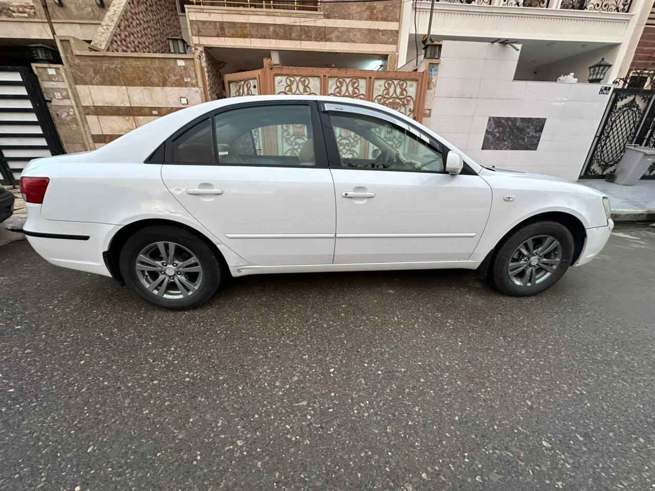 بسم الله الرحمن الرحيم
والصلاة على محمد وال محمد وصحبة وسلم .
هونداي سوناتا موديل ٢٠٠٩خليجي مكفول من دعامية لدعامية  من كل شي رقم اربيل الدولي مواصفات فول عدا سلايت السنوية ورقم مجدد مكان السيارة اربيل شارع ١٠٠متري 
للتواصل والسعر / *********** + واتساب
