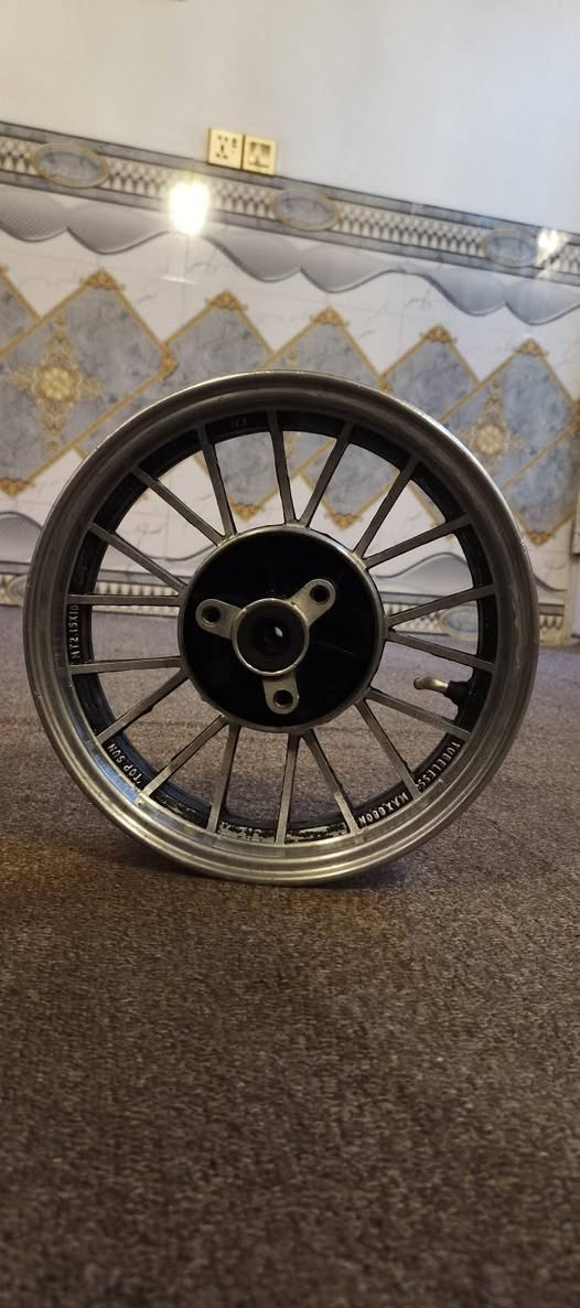 السلام عليكم العنوان كربلاء قرب مستشفى الكفيل تفليش الاسعار وكلهن بيهن مجال للطيبين تفليش الاسعار ***********

السبايدر 5 اصلي
2 ويل ماكس عدله رياضي اصلي ثقيل مابيه عواج سعره 15وبيه مجال للطيبين
3 طبله اربع كير خلفيه سعره 3الف 
4 عداد ماكس اصلي البلادي سعره 15وبيه مجال 
5 رقم جوكر على كل الدراجات يصير سعره 5الف
6 كور ماكس تجاري سعر 10وبيه مجال
7 عقل ماكس رياضي 9نمر مشتريه ب20الكم ب15
8 ويل ماكس عدله خلفي البلادي سعره 5الف
9 سيبايه مال بطه اصليه 5الف
10 لايت ماكس عدله بلادي 2الف
