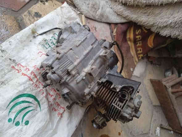 مكينه TVS بلاد لاتنقص ولاتبخر المكينه توه مبدل الها فناجين اثنين شركه ومبدل ملف شركه ومبدل اكسن كامل بس المكينه صار بيه صوت ماعرف شنو كرنك او زنجيل مادري المهم رايدها 200  العنوان بصره قبله ***********
