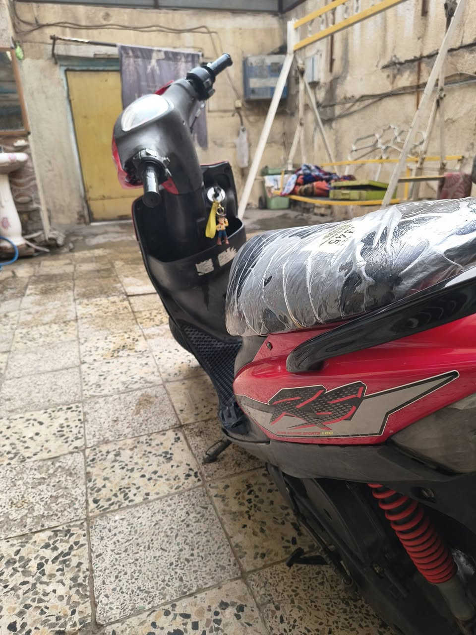 سلام عليكم ماكس عدلة للبيع دراجة ناعمه ومكينتها خير من الله دراجة 
محور بريكات وملغي الامامي دراجة سعرها 600 وبيها مجال حك جية
وتساب : ***********
