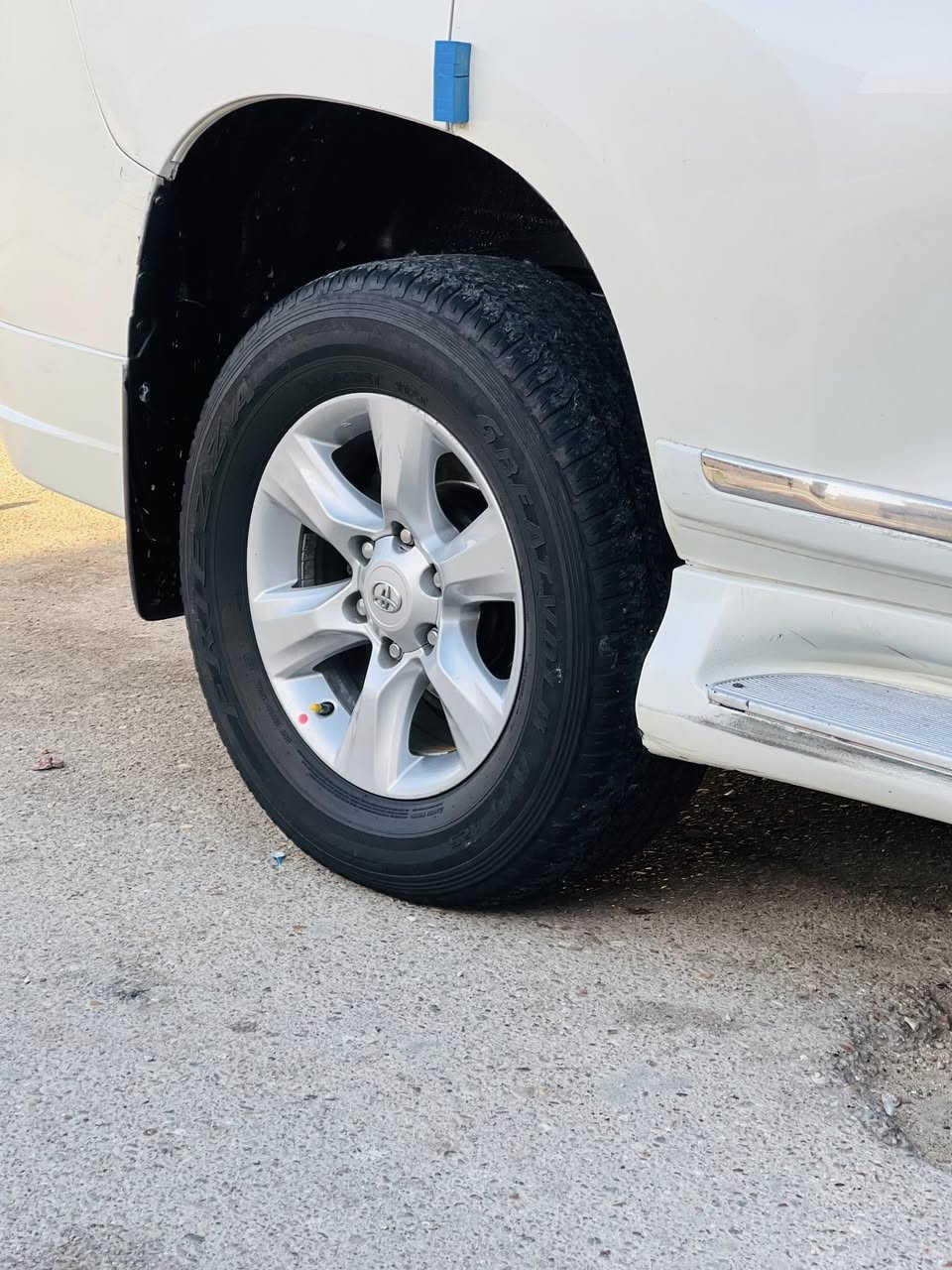 السلام عليكم لاندكروز برادو 2010 .محدثه 17   .4سلندر رقم دهوك الجديد سنويه 2030 تنتهي تريد تحويل تريد  وكاله سياره مكفوله كفاله عامه من الضربه والصبغ عده بارد في الجاملغ الخلفي والباب الأمامي بي رصعه زغيره كير محرك بحاله جيده كشنات جلد اصلي صدر ممتاز باتري جديد 3 شاشات حساسات كأمره خلفيه 3قطع تبريد 7راكب مكان سياره واسط
السعر 215 وبيه مجال


**إذا كنت صاحب هذا الإعلان وتريد حذفه لأي سبب، رجاءا أرسل رسالة إلى الدعم الفني**