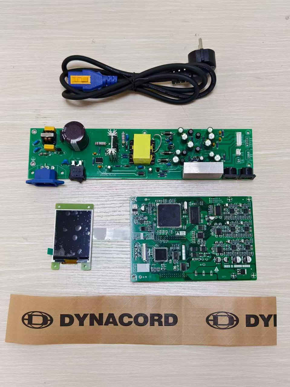 يالله
اللهم صل على محمد وال محمد 

المكسر الخاص نظام النترك 

على مدار 6 سنوات الفضل لله عزوجل 

اثبت جدارة من ناحية الاداء والكوالتي الخاص 

غني عن التعريف عند اغلب الخدام الي اخذو 

داينكورد موديل 1000 باور كبس كارتون 

داينكورد موديل 1000 اخرس كبس كارتون 

الصور الي نزلتهه تحتوي على داخل المكسر 

الكمية مفتوحة ان شاء الله تعالى 

للاستفسار اكثر 

تواصل خاص او 

واتس اب 

***********

***********
