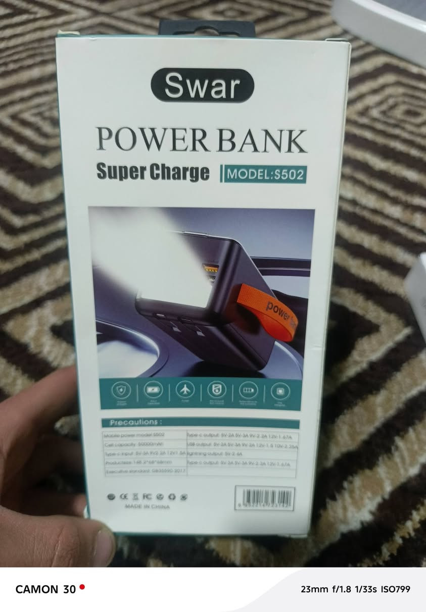 ‏اسم الشركه سوار 
‏بنك طاقه 
‏الموديل S502
‏شحن فائق 
‏22.5Wواط 
‏قوه البطاريه 50.000الف 
‏وبيها فلاش ضوئي 
‏تشحن ايفون 
‏وتشحن تايب سي 
‏مكاني موصل تواصل خاص


**إذا كنت صاحب هذا الإعلان وتريد حذفه لأي سبب، رجاءا أرسل رسالة إلى الدعم الفني**