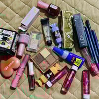 توصيل مجاني • مكياج