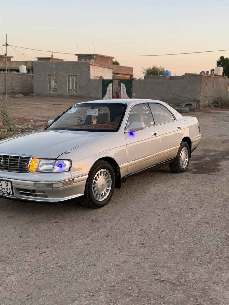 السلام عليكم بطه منفصل لبيع رقم بغداد دولي موديل ٩٤ سنويه جديده فنر ابلاد مكفوله من العيب الشرعي تخم تاير حدايه جديده كير ومحرك جدد مكان السياره واسط الدبوني السعر ٥٣ الشراي يتصل ويدلل ***********
