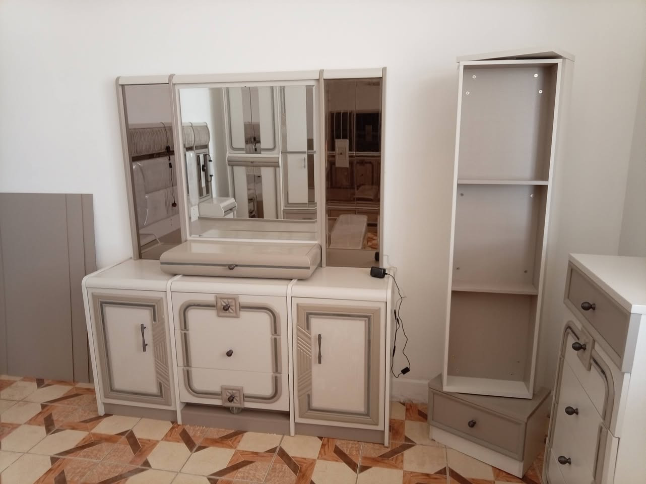 غرف نوم تركي 11قطعه اصليه
البيع اسعار جمله معا شد ونقل مجاني
ضهر بلوك برغي جوي حديد
صبغ حراري ضمان فتح وشد أكثر 10مرات
التواصل مع خاص
*********** واتساب
