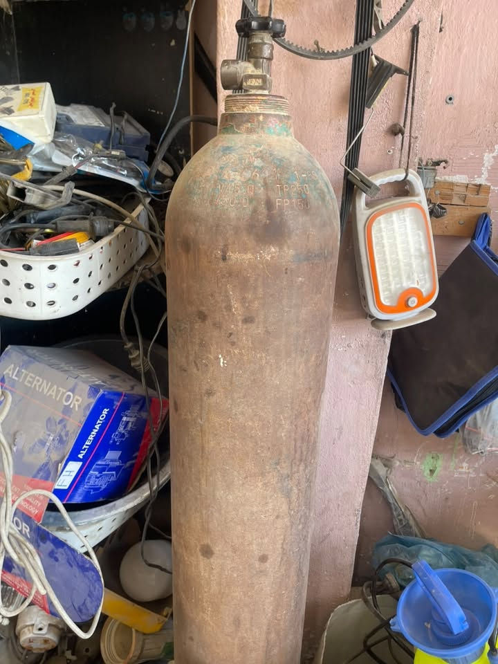 بطل اوكسجين ياباني للبيع سعر 150 مكان رميثه ***********
