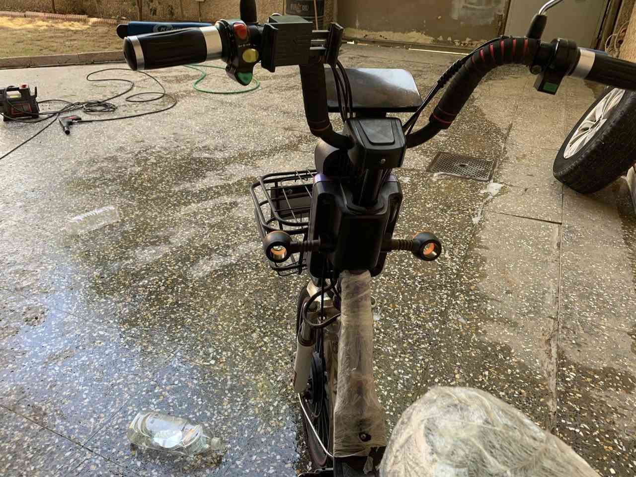 السلام عليكم .
دراجة شحن للبيع . 

المواصفات 👇🔥

شركة HIS 🤌

شاشة ايباد 

اشاير يسار + يمين ❤️‍🔥

سويج نسختين 🥶

بطاريات جديدة 100%100 

كشن طبي ⛑️

نضافة 100%100 
السعر 320 

رقم : ***********

متوفر واتساب 

ما موجود ماسنجر 

مكاني كربلاء حي التحدي
