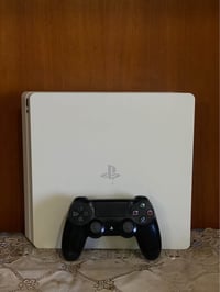 جهاز بلي 4 مهكر نظام 11 كامل سعة 500 G على اخر سن  مع كامل ملحقاتة بال...