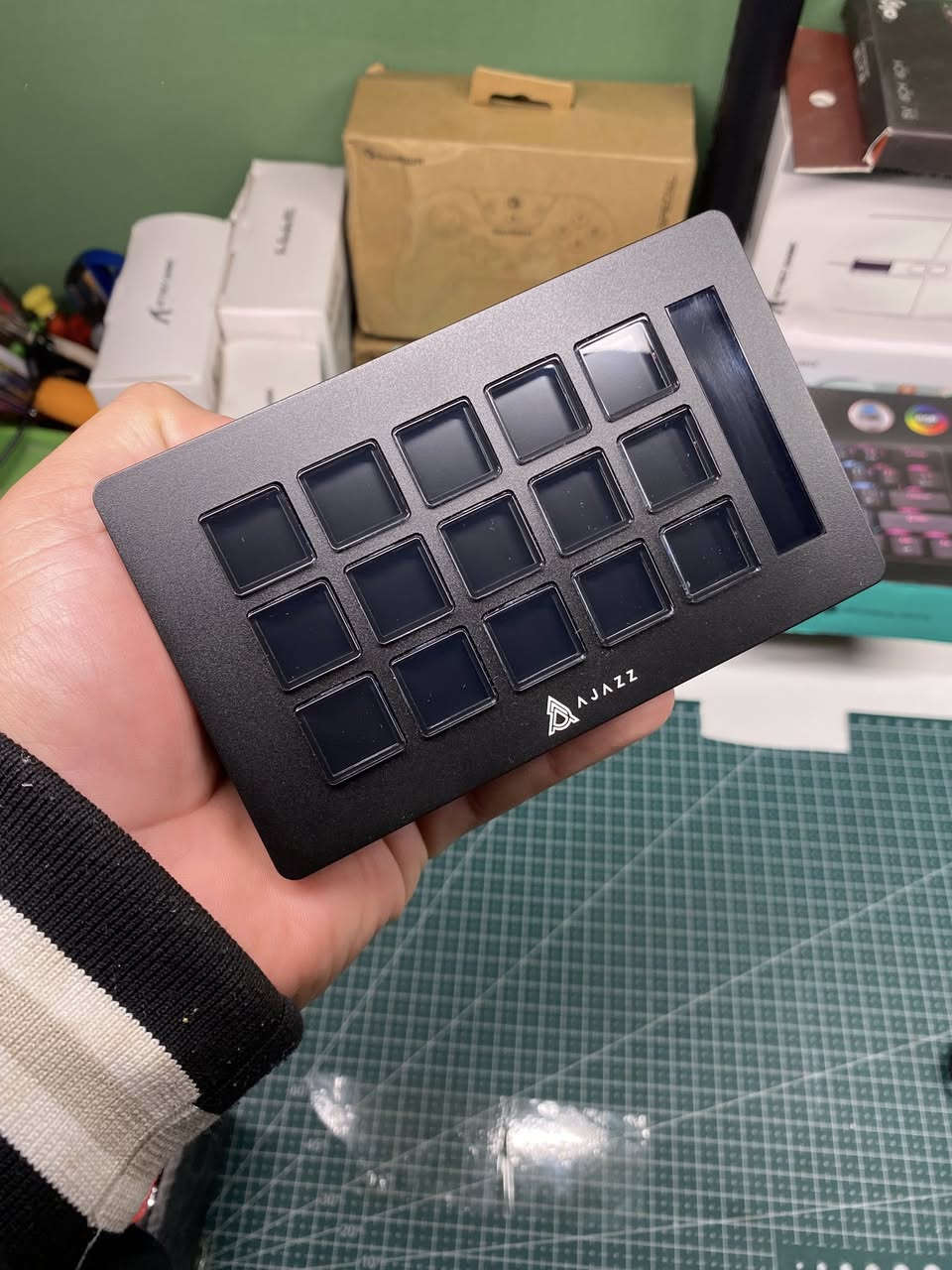 سلام عليكم
ستريم دسك من اجاز موديل ( AKP 153)

حجم 15 زر مخصص و شاشه 

جديد غير مستخدم فقط كرتونه تعبانه 

سعر : 45 الف  

متوفر توصيل لكل العراق 3 الف


**إذا كنت صاحب هذا الإعلان وتريد حذفه لأي سبب، رجاءا أرسل رسالة إلى الدعم الفني**