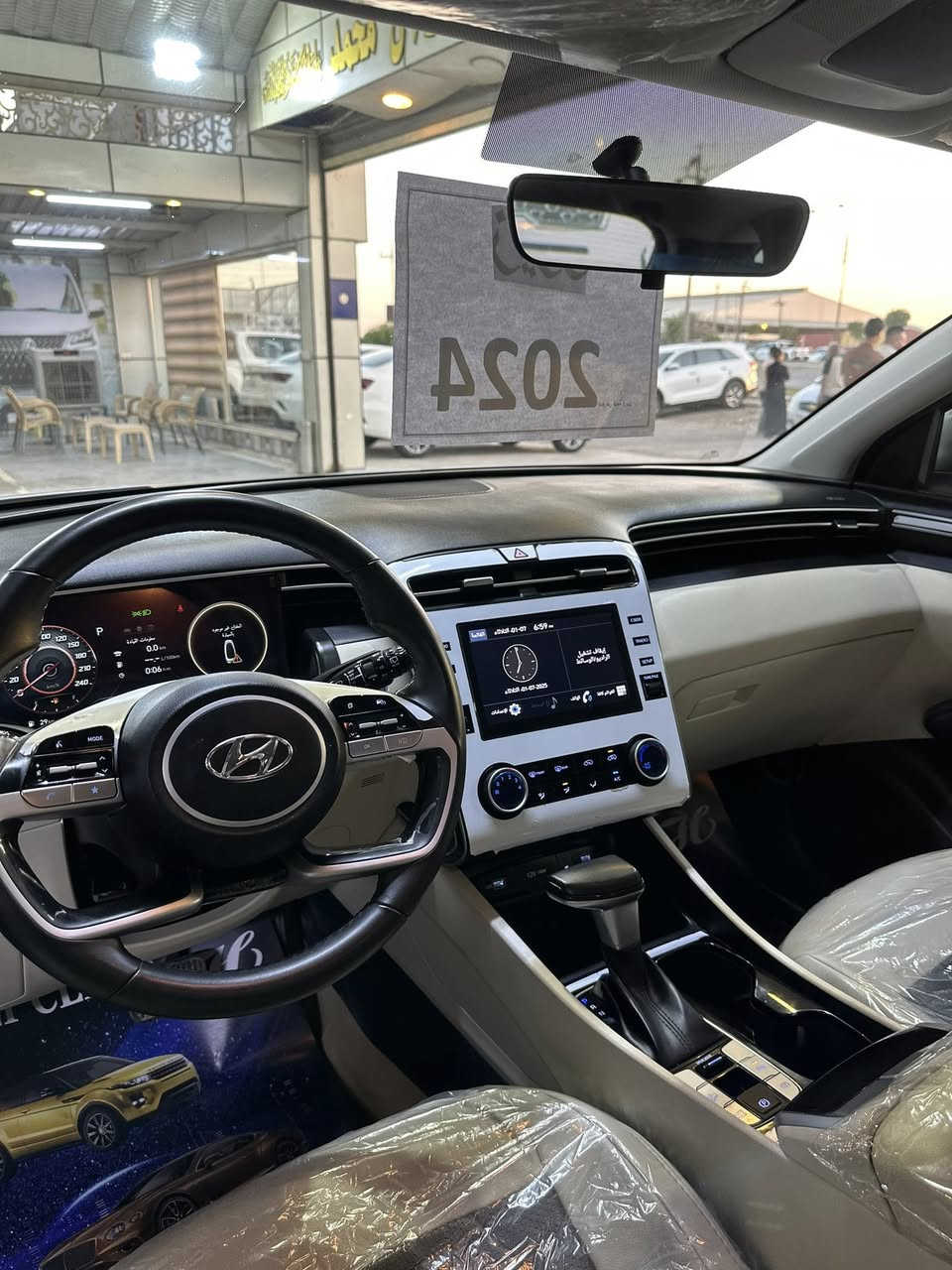 معرض قلعه أربيل لتجارة السيارات الحديثة
                         الموقع. بابل     طريق حله نجف 

توكسان   TUCSON    رقم بغداد انكليزي 

موديل 2024         خليجي    السعر 214

   المواصفات               الكفاله عامه جديده 

 بصمه              

شباك لد  

دشبول ديجتال 

برد. خلفي 

لايت عدسات زنون 

 سايد بريك بصمه 

 تحكم ستيرن فول

 شاشه كبيره  بلادي ابل كار بلي

كروز سرعه Cruise 

مانع انحدار 

👍  حساس خلفي 

👍حساسات امامي 

👍كشنات  كهرباء عدد2

👍 دشبول 3. اللوان 

👍 بصمه ابواب

👍 دبل ايرباك 

👍 اشاير ترحيب   

👍شحن لاسلكي 

👍نظام تشخيص العطل عن طريق الشاشه 

👍محرك cc2000 

👍كامره خلفيه دواره  

👍5 ويل كب  حجم 18

👍للاستفساراكثر اتصل على الأرقام التالية

    *************.  مصطفى المسافر 

 ***********مقتدى المسافر

* ************ احمد المسافر
