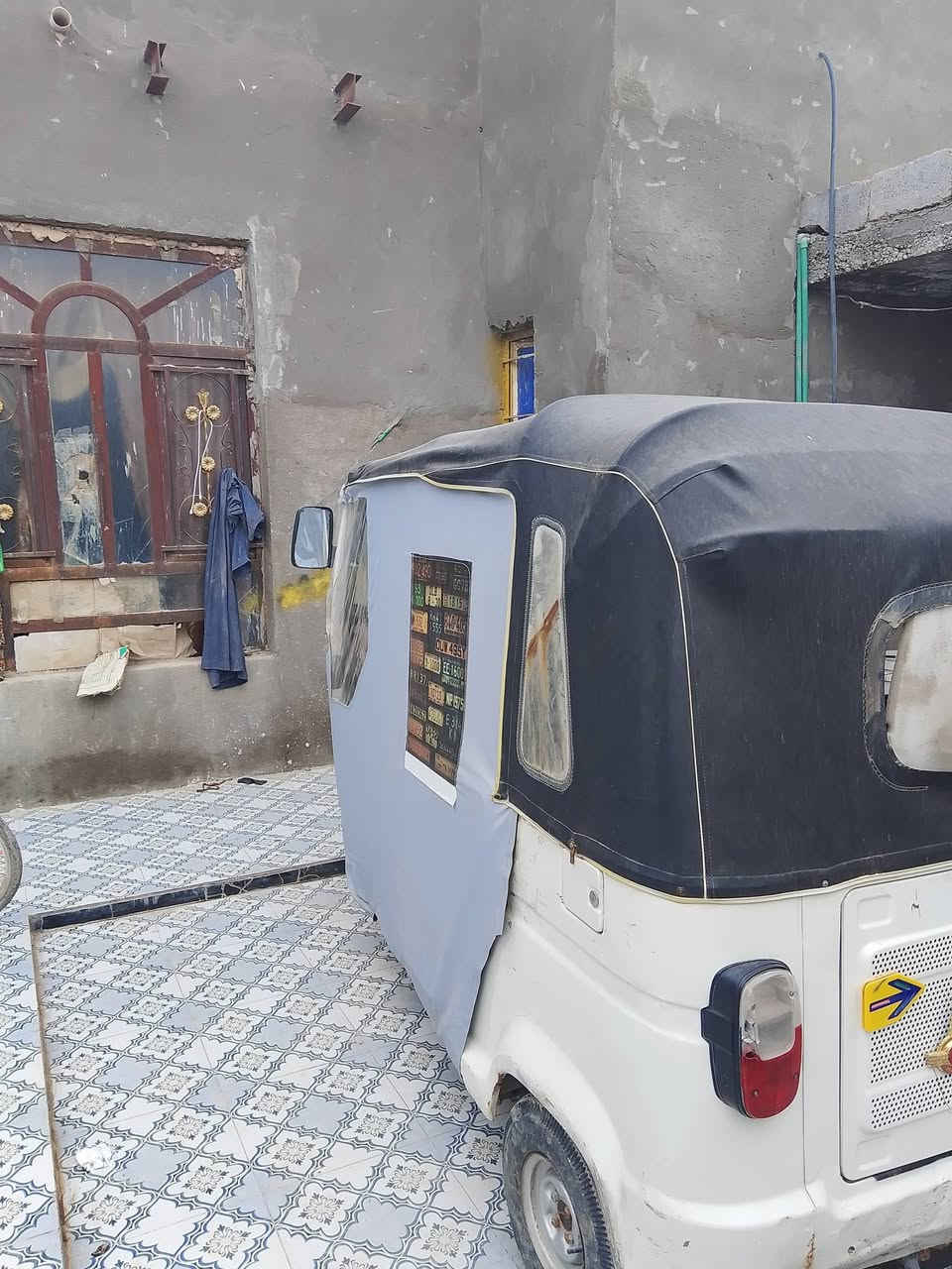 سلام عليكم تكتك للبيع موديل 21 نضافه فول محرك 23 رقم وسنوية بسمي تحويل ثاني يوم  المكان الحصوة حي الاكراد السعر 5500 وبيها مجال بسيط للستفسار ***********
