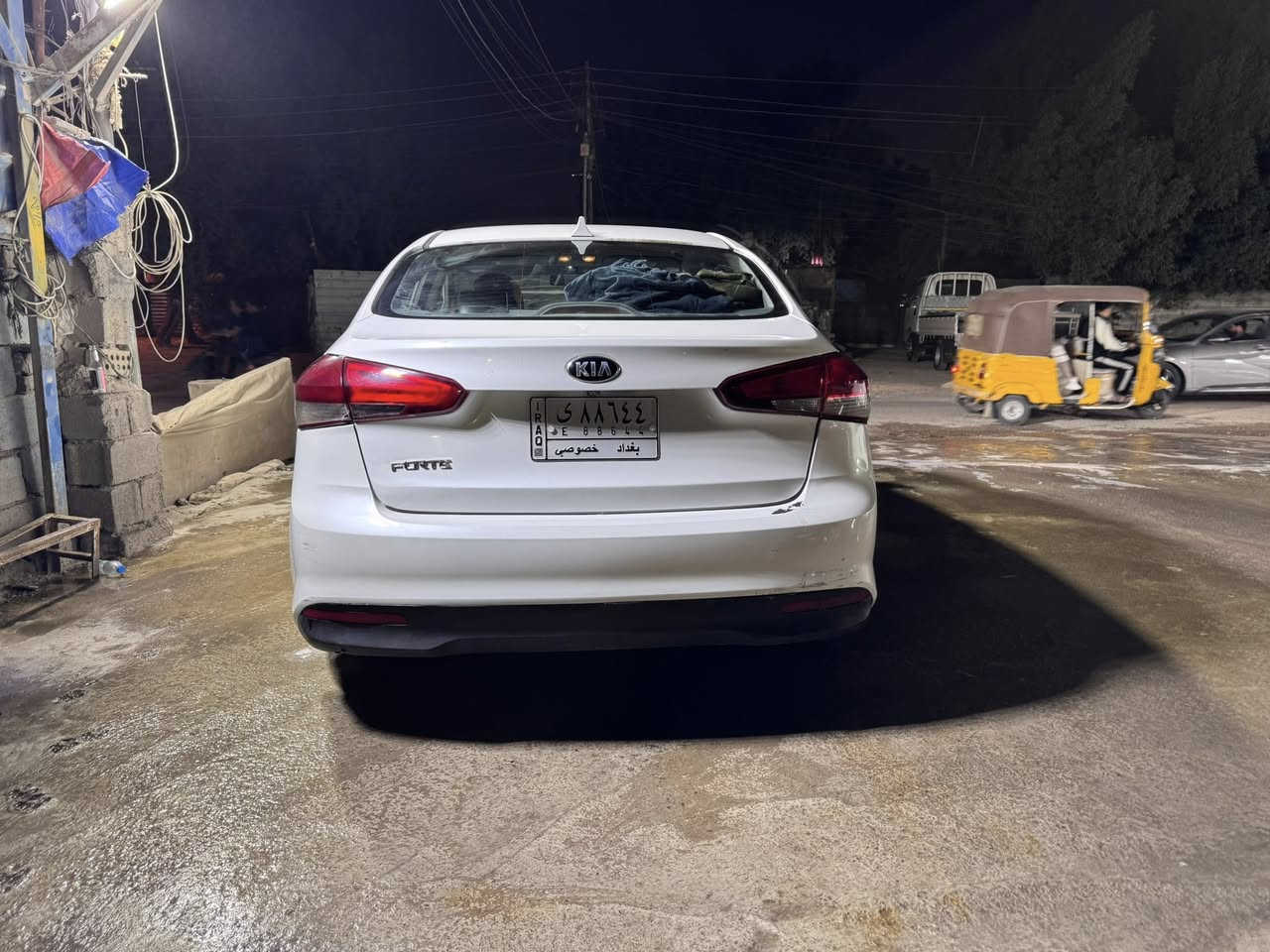 � للبيع – 
كيا فورتي 2017
 وارد أمريكي

🔹 حادث چاملغ خلف السائق
🔹 مكينة 2000 سي سي
🔹 كير AT (أوتوماتيك)
🔹 بدون إيرباك
🔹 رقم بغداد مميز
🔹 تخم تاير جديد
🔹 منظومة زنون
🔹 صدر أمامي وخلفي جديد
🔹 مكينة وكير مكفول
🔹 بطارية جديدة
🔹 السيارة ما بيها ربع دينار مصرف

💰 السعر: 122 ورقة (بيهة مجال )
📄 التحويل ثاني يوم
📍 المكان: بغداد – الزعفرانية
📞 للاستفسار: ***********
