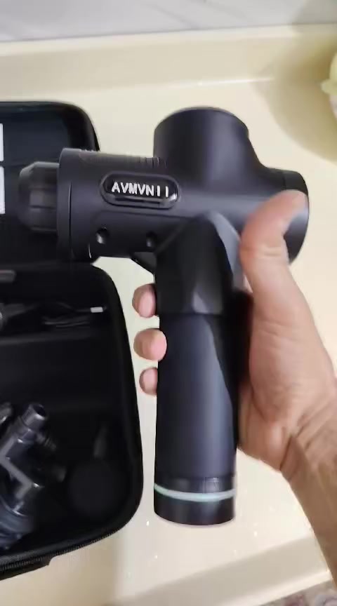 جهاز تدليك عملاق شاشة رقمية ٣٠ ضربة وزن ثقيل من نوع "AVMVNI I" / الاستخدام: يستخدم لتدليك الأنسجة العميقة لتخفيف آلام العضلات، التوتر، وتيبس الجسم / التقنية: يتميز بتقنية الذكاء الاصطناعي (AI) التي تضبط شدة التدليك تلقائياً بناءً على الضغط المطبق / المميزات: يأتي عادةً مع رؤوس تدليك متعددة قابلة للتبديل لاستهداف مجموعات عضلية مختلفة السعر ٣٠ قفل متوفر توصيل لجميع المحافظات


**إذا كنت صاحب هذا الإعلان وتريد حذفه لأي سبب، رجاءا أرسل رسالة إلى الدعم الفني**