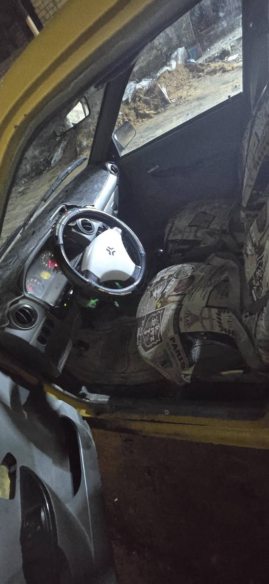 *********** السلام عليكم سايبه موديل 13 مصفره هيئه وغرامات مراوس بسياره خصوصي
