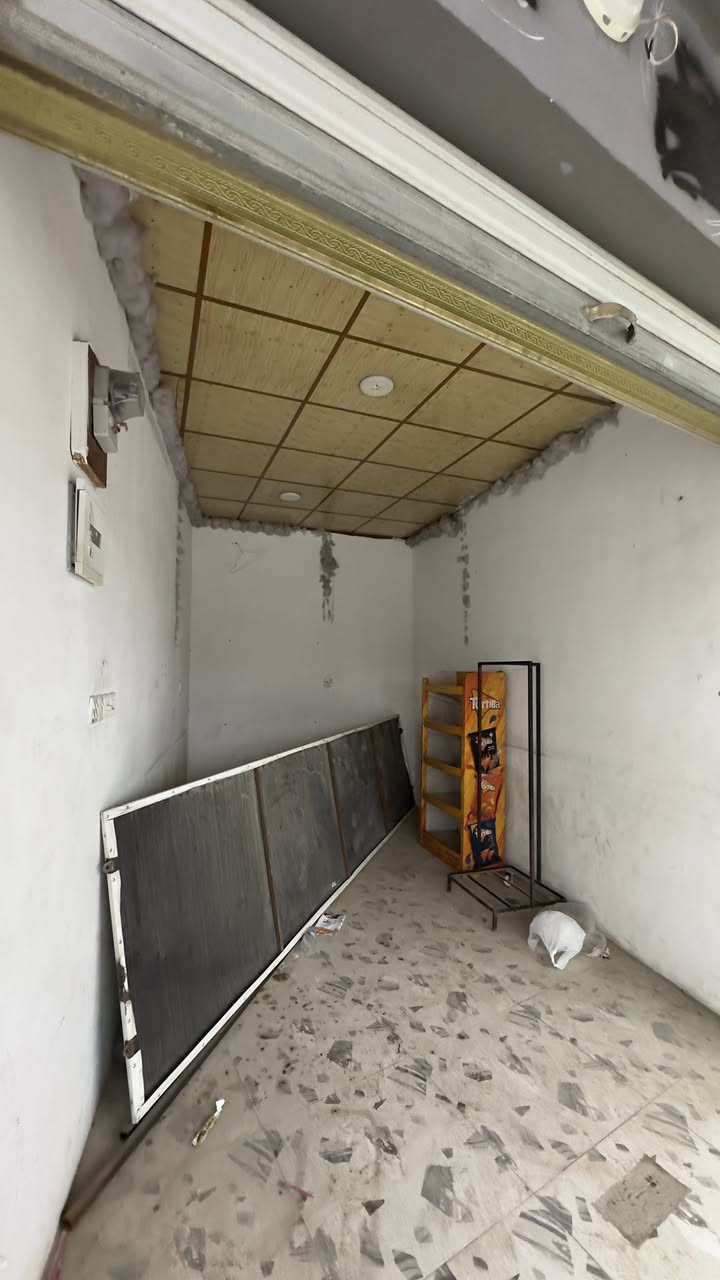 محل للايجار في حي السماح الاركان
السعر ١٠٠ الف

مكتب صفوان السنجاري 
***********
***********
