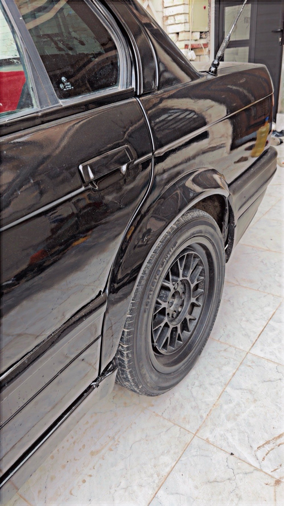 BMW E30 
مكينه 28 مسكر دبل فانوس
كير جاترك 260 
بيها اكسل 3:64
اول ثاني ثالث بطناش
دركه وادبتر رياضي اكزوز 3 انج
السياره معمره جديده مصروف عليها هواي مال جناي ومصبوغه جديد قبل يومين نصبغت اسود شذره لامع
عليها كتات M 
بريك خلفي تأسيس جديد كامل
مشط ستيرن وبور ستيرن مبدل حاويه
فيت بم ونوزلات 28 جديد
كهربائيات تأسيس ضفيره كامله جديد شرط
لحيه ودعاميه ومازدات هيلا مختم
راديتر جديد
دوشمه جديده
باتري جديد
بلكات جديد
صلايب ستيرن جديد
السياره بيها نقوصات بسيطه تجي وتشوفها مصروف عليها هواي شاهد الله بس اخذت غير سياره واعتازيت واريد ابيع بركبتي حساب لازم اوفي
السياره ب اسمي سنويه جديده لل 29 رقم دولي شرط رقم صلاح الدين
تحويل ثاني يوم
تجي تكلب وتشوف وانتوا كلكم اهل مصلحه وتاج راسي وماقصر ويه الكل
السعر 42 وبيها مجال بسيط
مكاني بغداد الدوره 
رقمي ***********