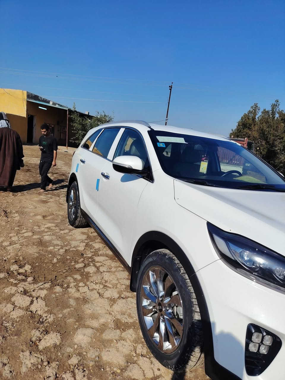 سورنتو موديل 2020 فول مواصفات سته سلندر 
مكفولة عامة من الضربة والصبغ والتبديل كفالة عامة  
باسمي رقم دولي، بغداد.،،، لغاية   2030
السعر 265  ورقة 
للاتصال  ***********
