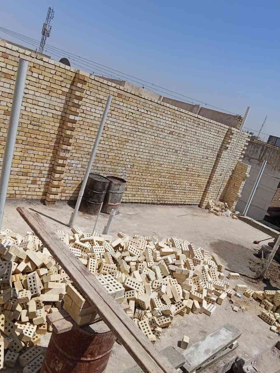 خلفه بناء متفرغ حالين اشتغل قطعي وعلى الدبل ***********
