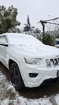 جيب 15 بغداد حادثها جاملغ خلفي والباب  للتواصل 07716985938 السعر 195