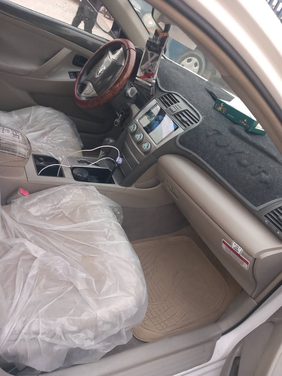 السلام عليكم اخوان سياره البيع كامري مودبل 2009 خليجي مكفوله كفاله عامه رقم بغداد تحويل مباشر سياره جاهزه سعر 122 وبيهه مجال عنوان الانبار القائم ***********
