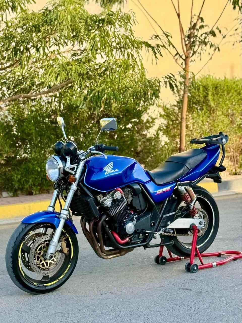 سلام عليكم للبيع 
سيبي فور جيل ثاني 
موديل 2002
دراجه لوك بل كارتون 📦
مكفوله كفاله عامه نكره سلف بكل وقت
دراجه جديده بمعنه الكليمه احلا من صور 💙
صالنصا ماركة بلادي 
استاند بلادي  
جاينات احمر بلادي 
سعر 18 بيهه مجال للشراي 
مكاني كركوك 

***********📞
***********📞 كركوك, العراق
