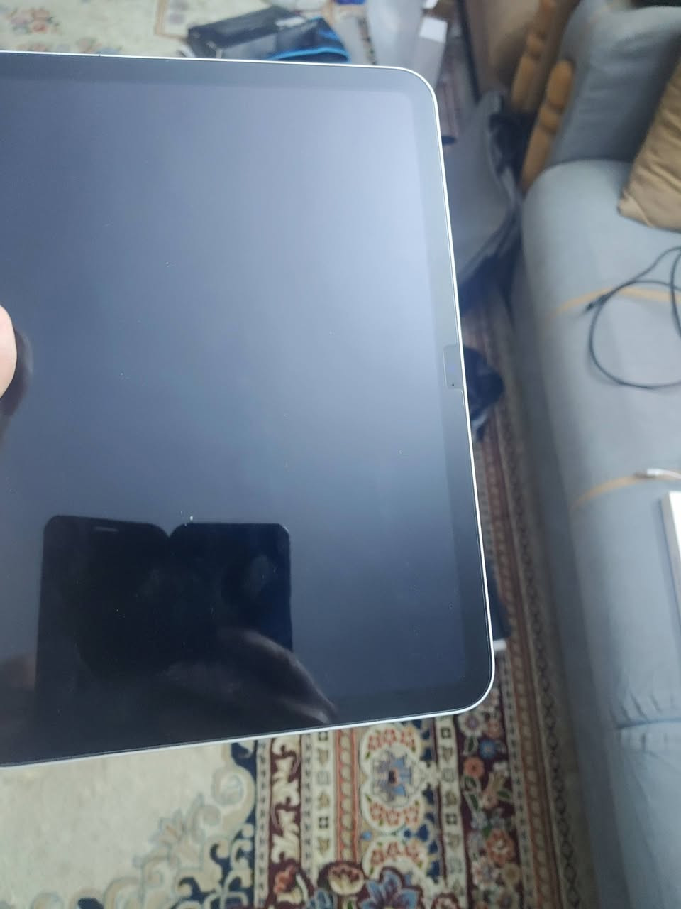 ايباد 10 شبه جديد وياه كارتونته وشحنه الاصلي وحافظه ذاكره 256 سعره 400 الف قفل.
للتواصل *********** واتسب وعادي
